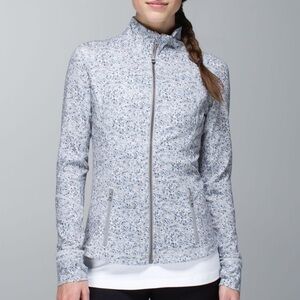 Lululemon Forme Jacket *Cuffins
Petite Fleur Silver Spoon